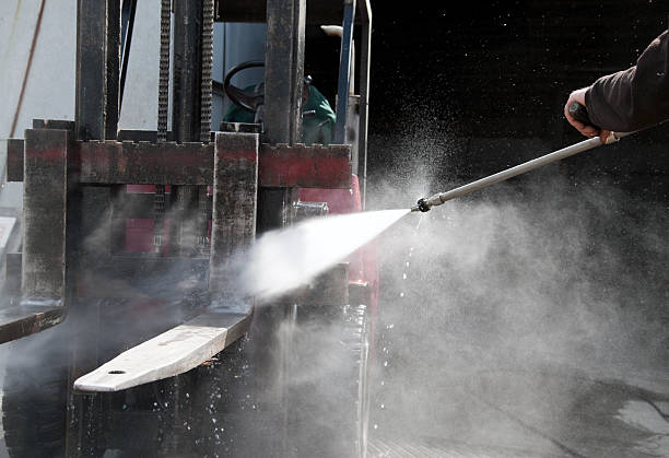 Best Garage Pressure Washing  in Lebanon, IL
